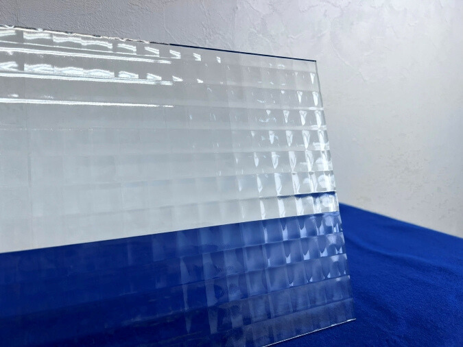 チェッカーガラスとは｜光をやわらかく散らすデザインガラス